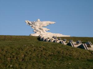 Kolka_monument_1.jpg